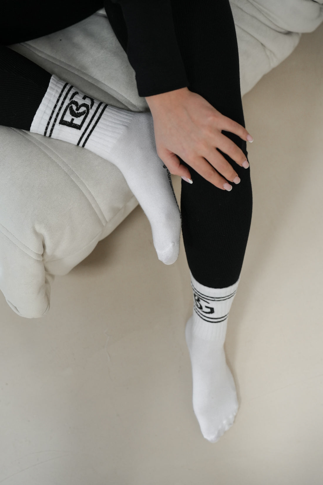 BRANDENBURG COUTURE PONOŽKY BG EASY | BIELO-ČIERNA