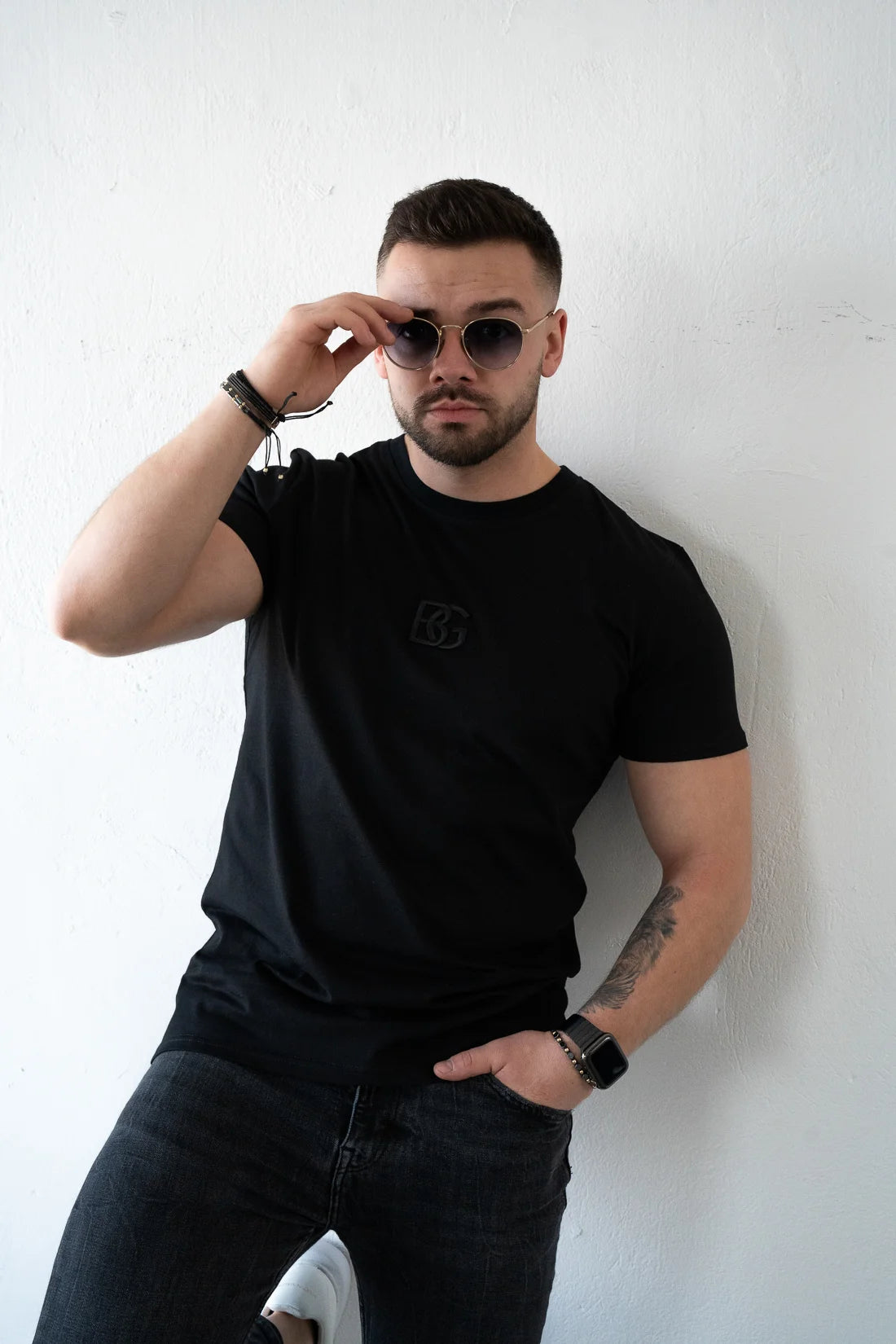 BG COUTURE ČIERNE TRIČKO S ČIERNYM LOGOM