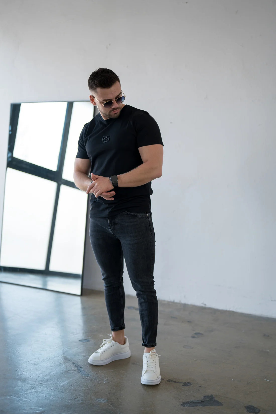 BG COUTURE ČIERNE TRIČKO S ČIERNYM LOGOM