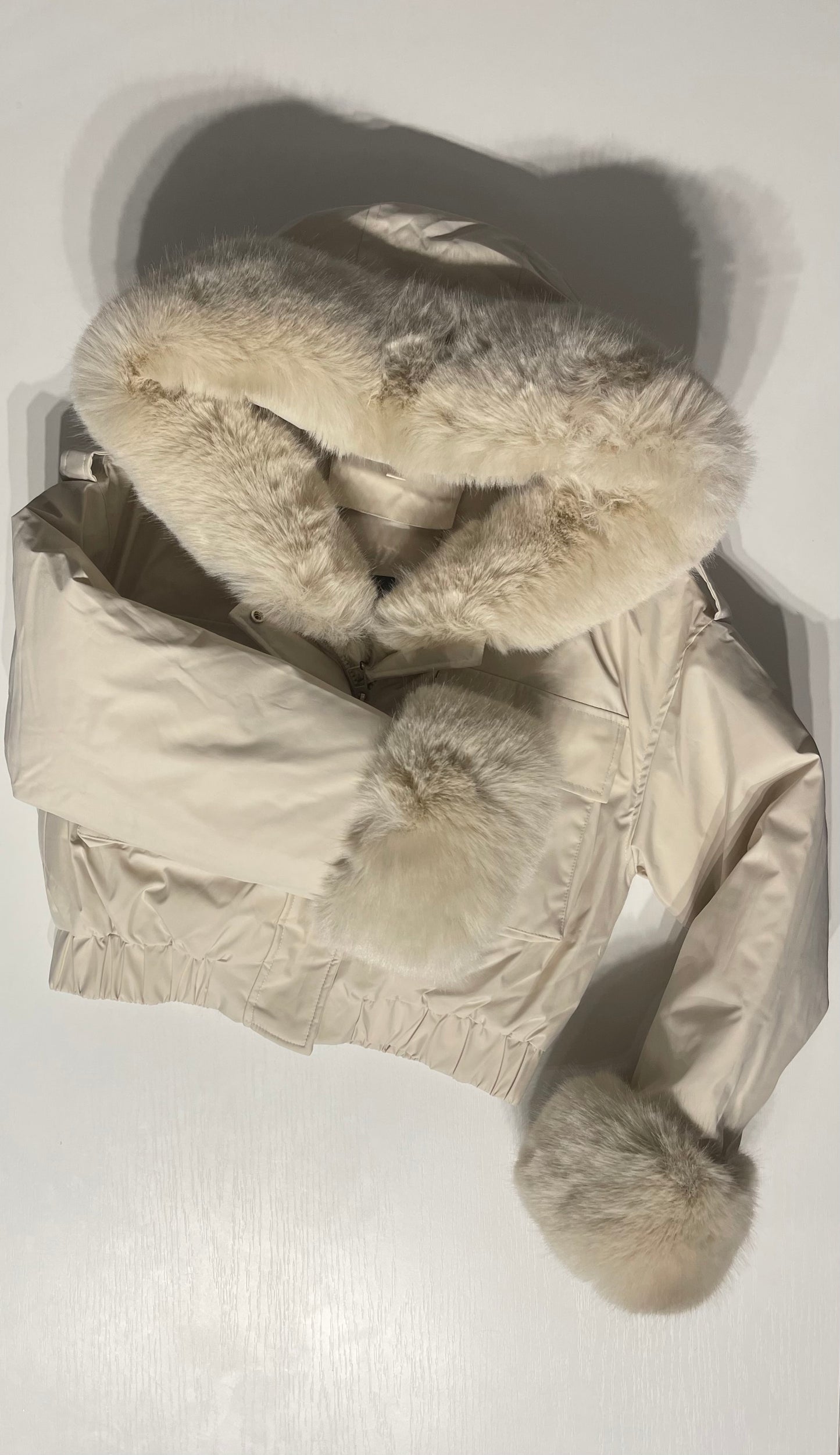 Dámska zimná bombera s kožušinkou - krémová biela