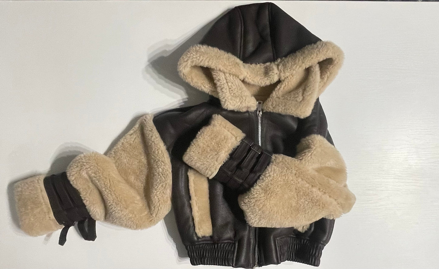 Dámska koženková bunda s kožušinou - hnedá