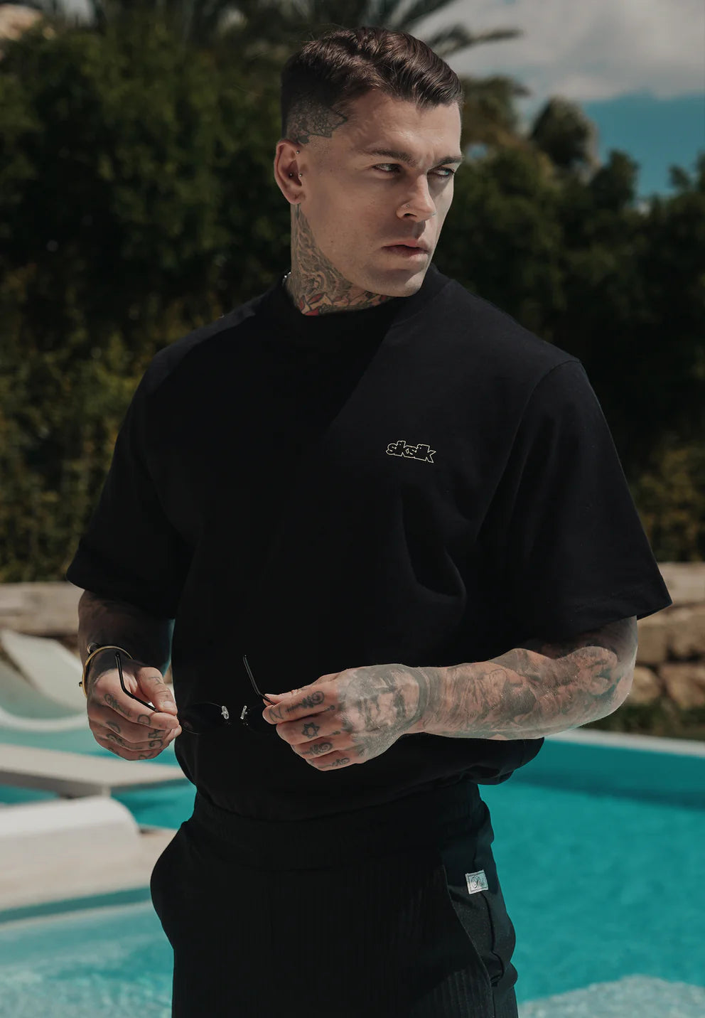 SIKSILK Čierne Grafické Tričko