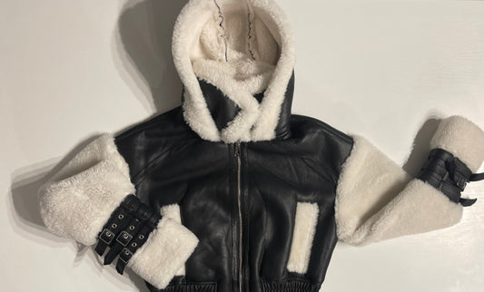 Dámska koženková bunda s kožušinou - čierna