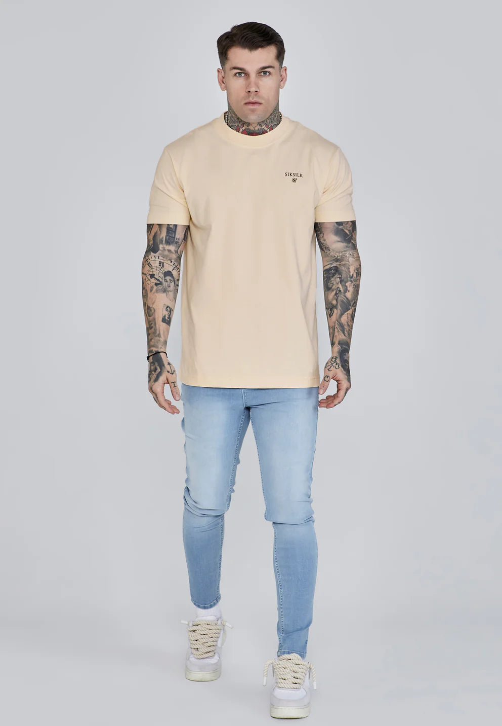 SikSilk: Ecru krémové grafické tričko