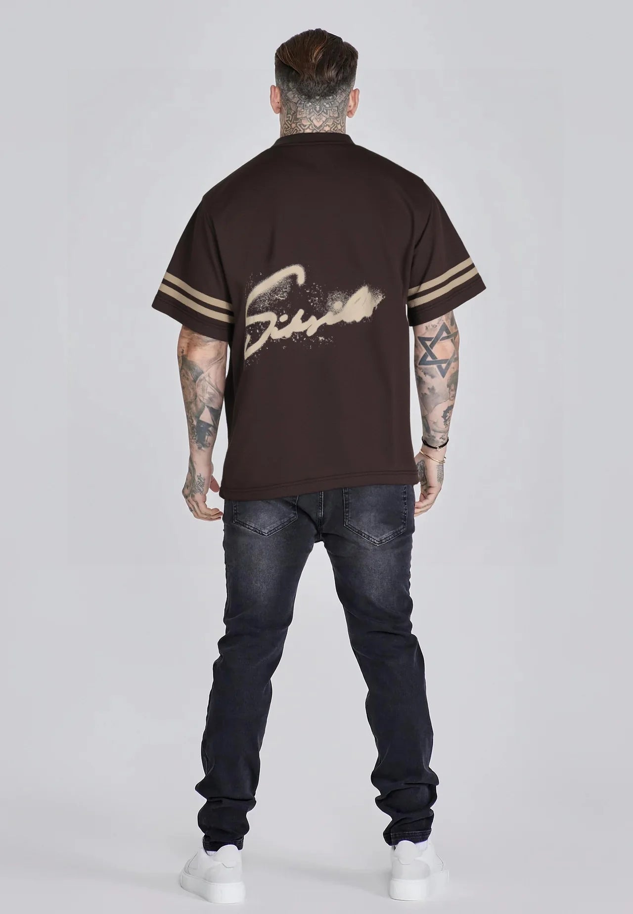SIKSILK Hnedé Script Tričko