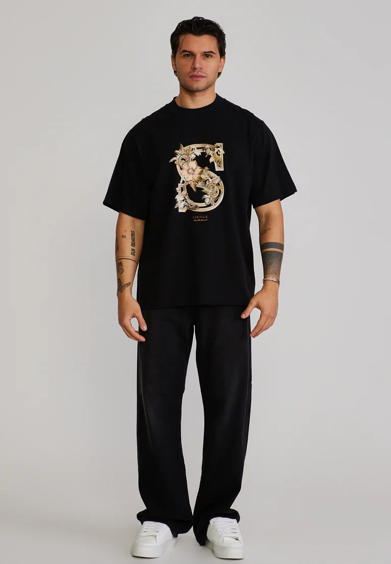 SIKSILK ‘S’ Čierne Grafické Tričko