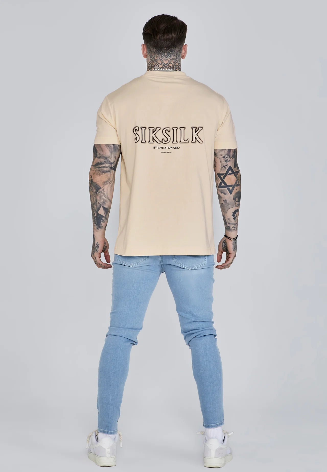 SikSilk: Ecru krémové grafické tričko